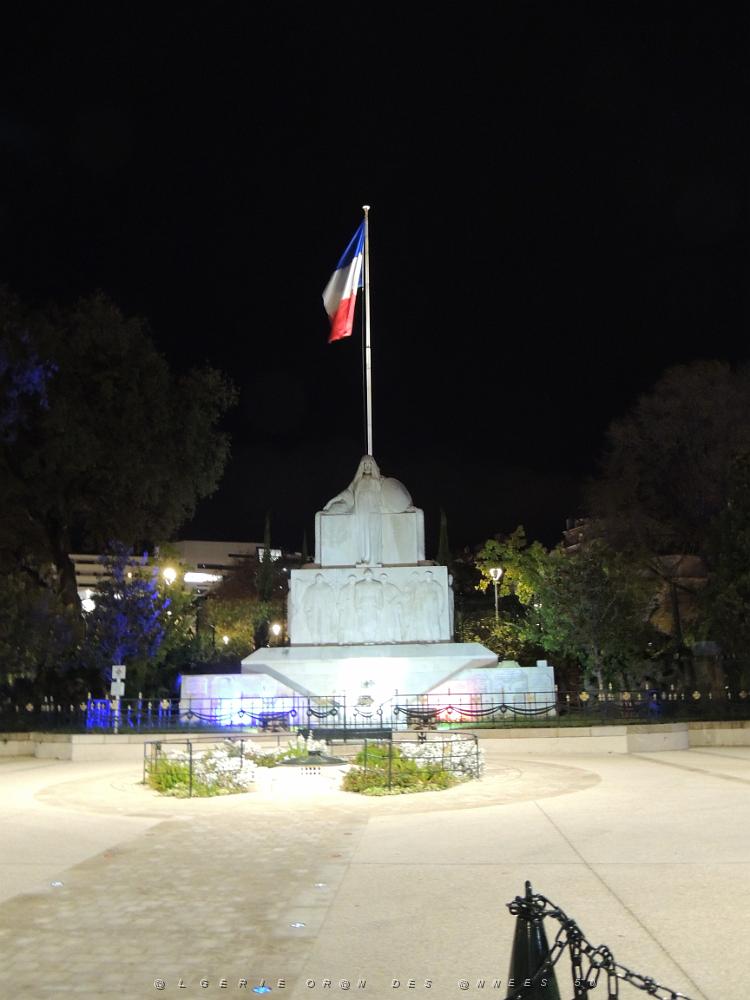 113 Toulon Monument Aux Morts...JPG -           